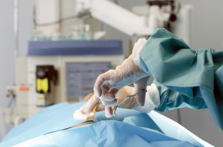 みなとみらいに根付く未来型医療都市の安心と利便性を支える内科病院の役割